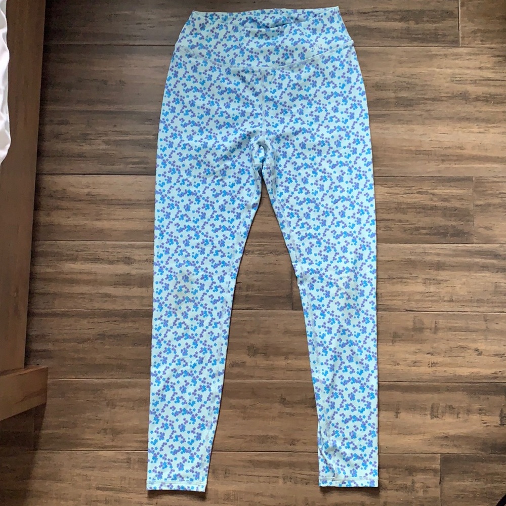 Bo+Tee blue flower leggings size Medium